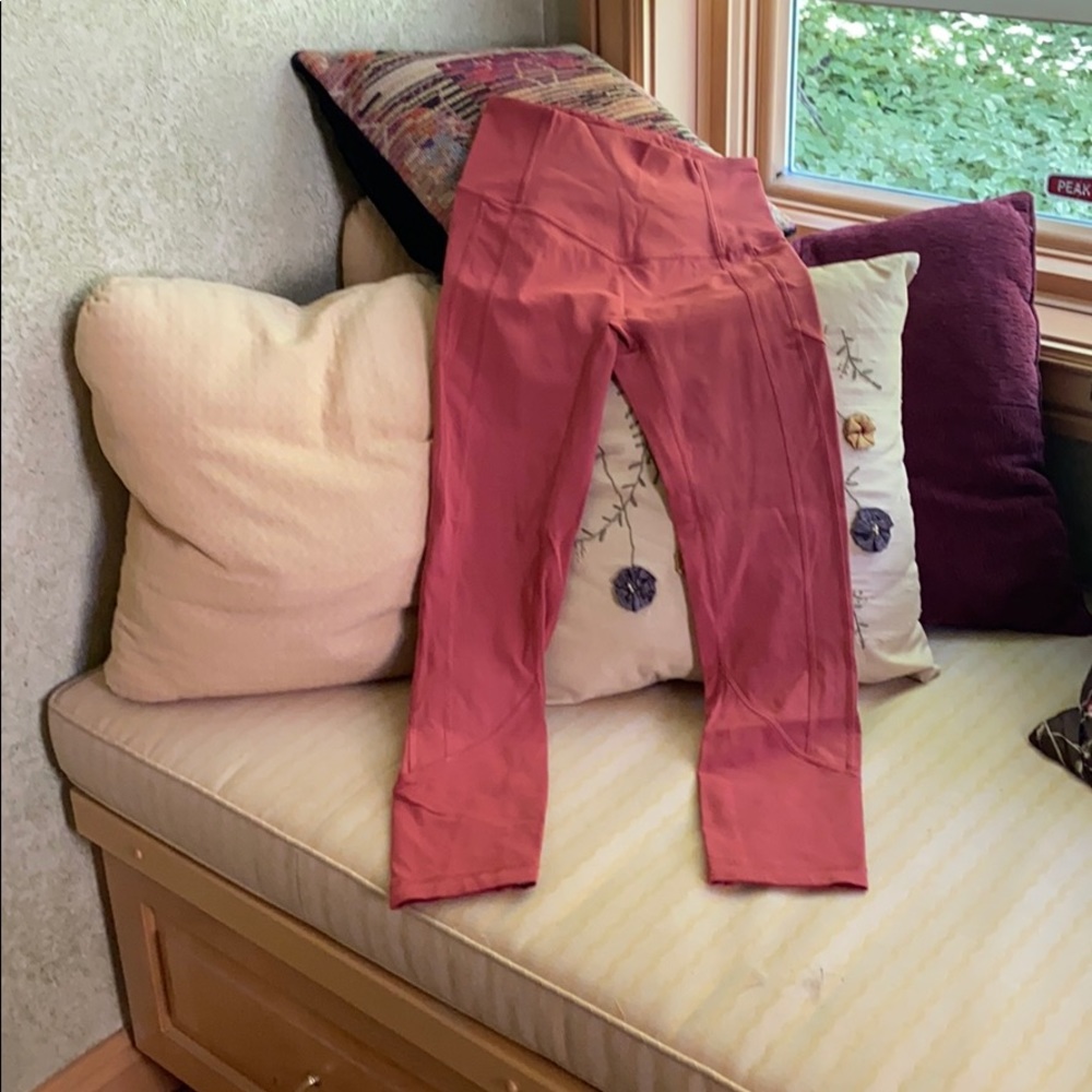 Lululemon size 4 All the right places